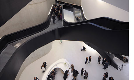 Zaha-Hadids-Maxxi-001