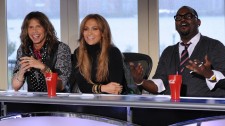 idol-judges-table-2011-a-l